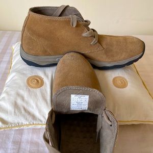 Eddie Bauer MEN’S Chukka suede boots, Sz 10.5